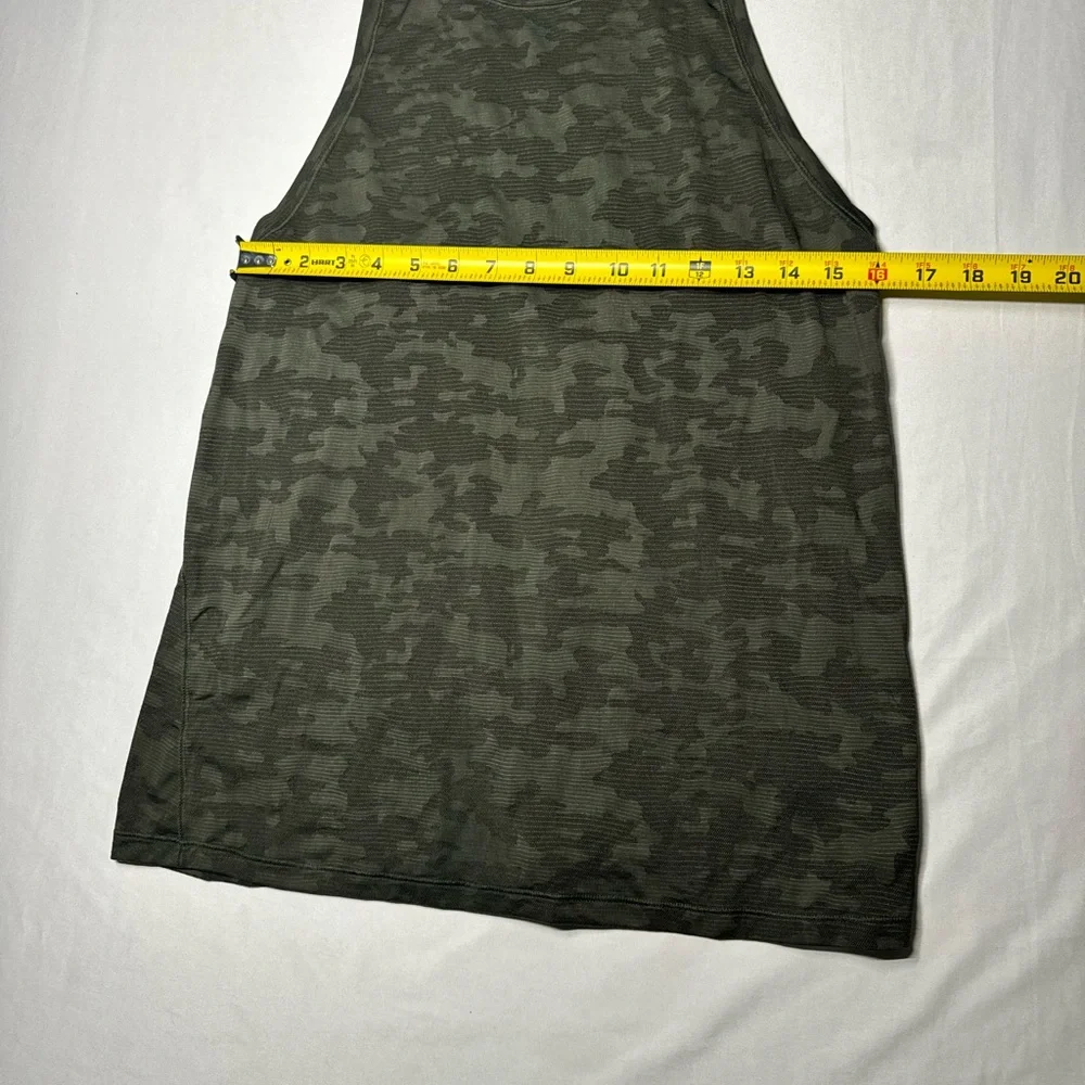 Lululemon‎ Women's Tank Top Olive Green Camo Camouflage Sleeveless Round Neck M